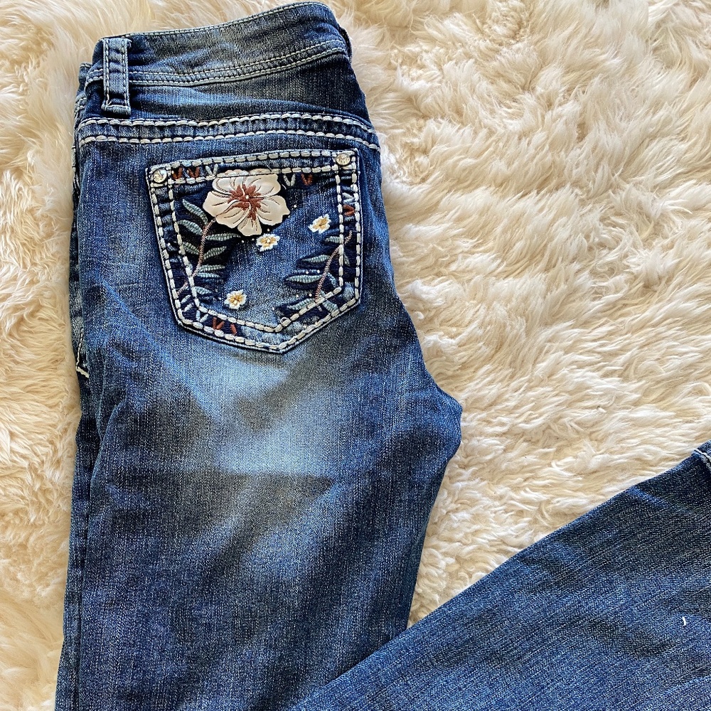 Shyanne Bootcut Floral Embroidered Rhinestone Jeans